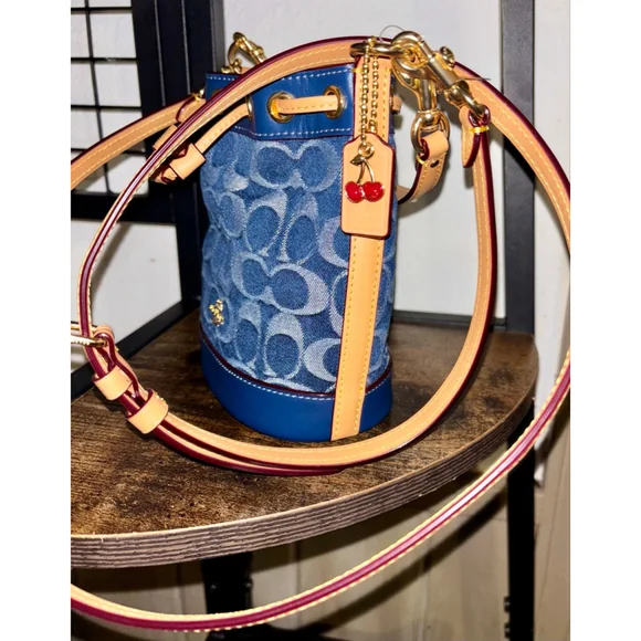 NEW Coach Authentic Denim Signature Monogram Mini Bucket Bag
Luxury Designer - Picture 8 of 14